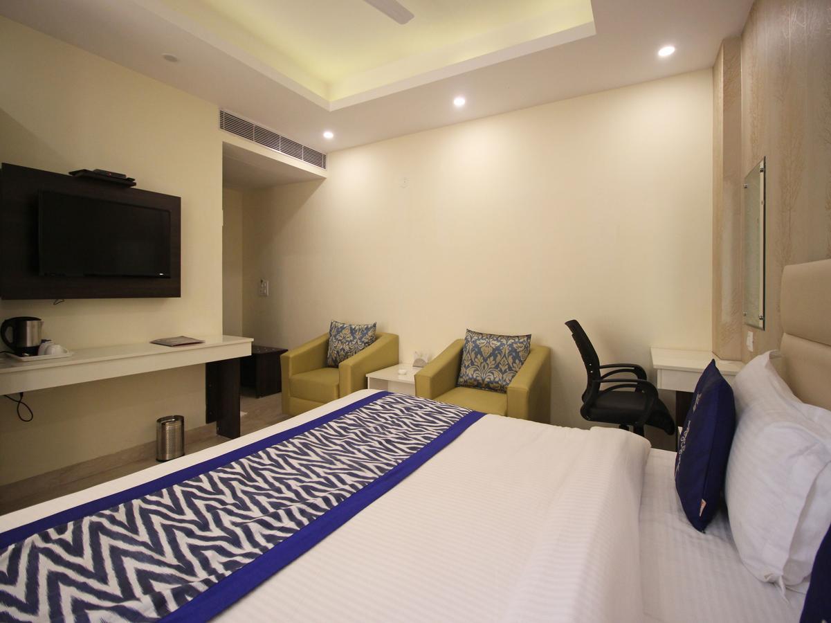 Oyo 8132 Hotel Kukreja دهرادون المظهر الخارجي الصورة