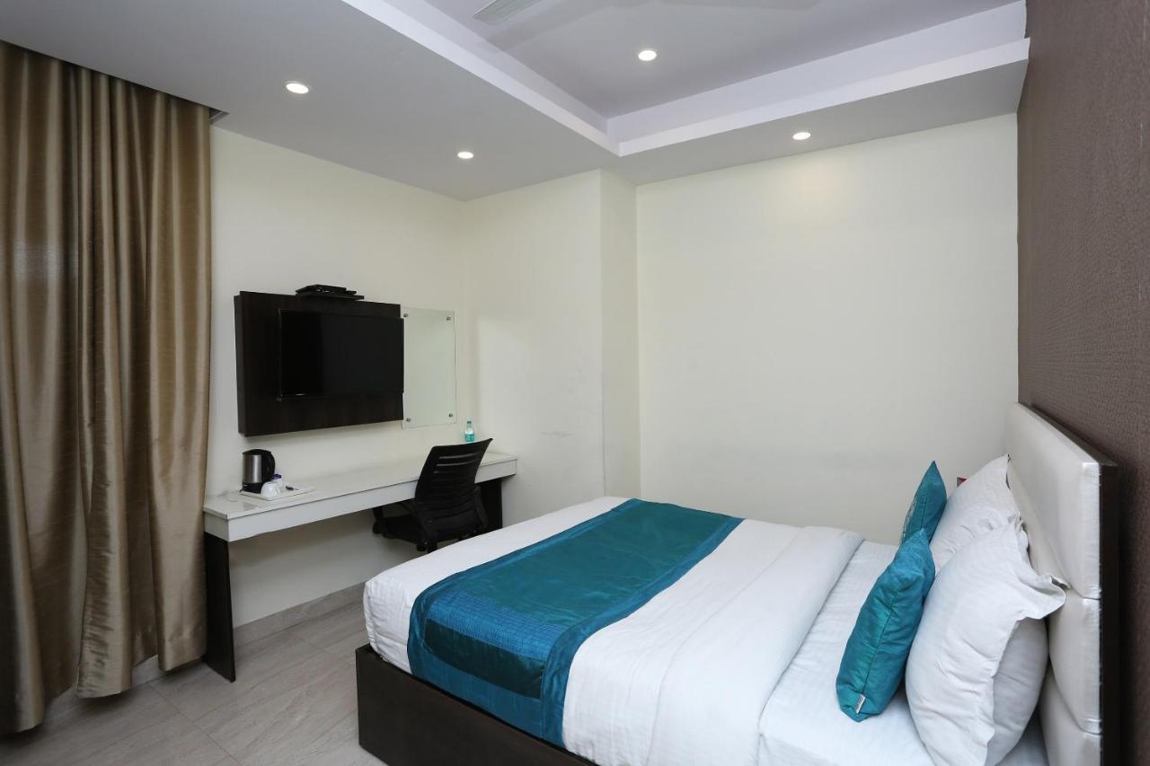 Oyo 8132 Hotel Kukreja دهرادون المظهر الخارجي الصورة